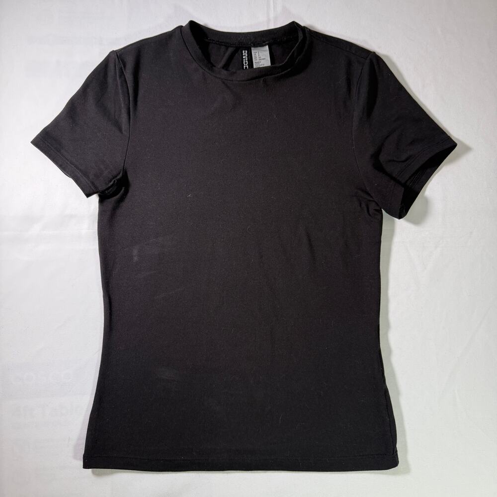H&M Divided Basic Fitted Black Baby Tee Size Small Classic Minimal